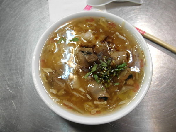 魷魚興嘴吃嘴魷魚羮：【雲林||斗六】魷魚興魷魚嘴羹──邊吃邊吐殼，斗六在地人吃的特色小吃