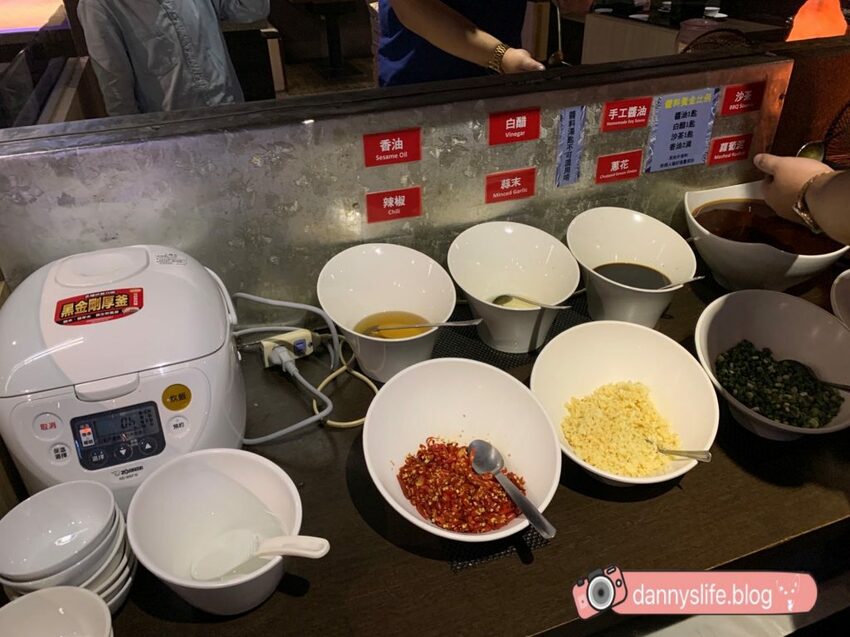 神來一鍋 內湖店 ｜多種美味湯頭的鴛鴦火鍋吃到飽！台北內湖美食 - 丹尼的吃喝玩樂