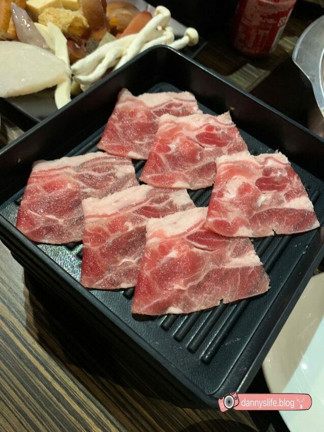 神來一鍋 內湖店 ｜多種美味湯頭的鴛鴦火鍋吃到飽！台北內湖美食 - 丹尼的吃喝玩樂