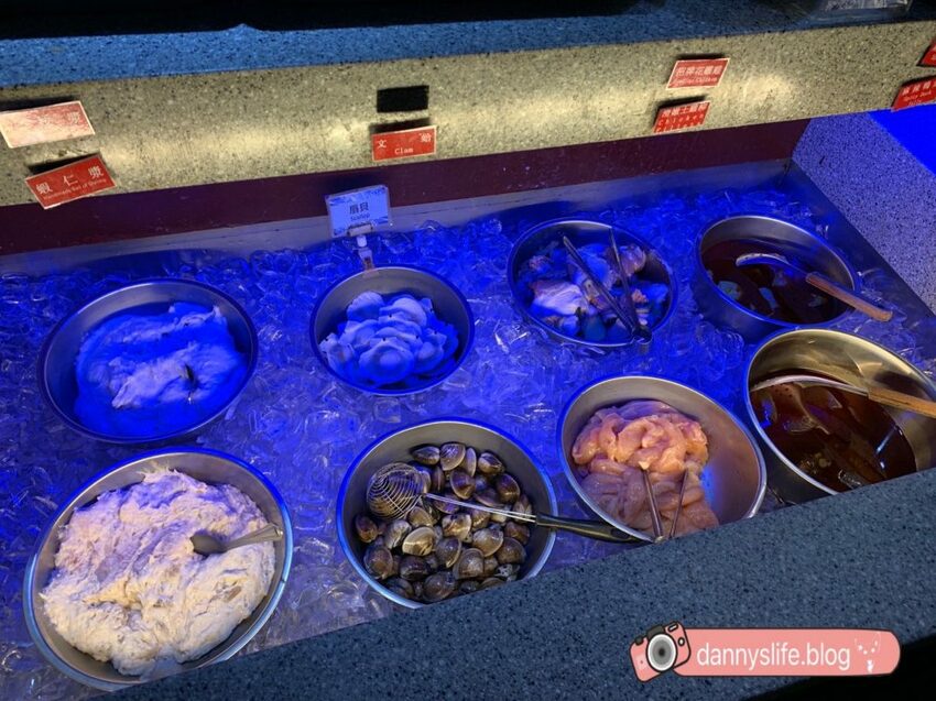 神來一鍋 內湖店 ｜多種美味湯頭的鴛鴦火鍋吃到飽！台北內湖美食 - 丹尼的吃喝玩樂