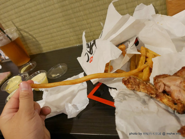 浪人炸雞：【食記】台北Rounin からあげ 浪人炸雞-丸龜名物-骨付鳥專賣店@中正博漢區相機街-捷運MRT台北車站 : 炸而不膩, 重口味的四國香川特產! 的確是還蠻好吃的呢!