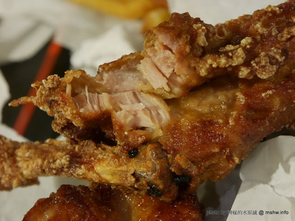 浪人炸雞：【食記】台北Rounin からあげ 浪人炸雞-丸龜名物-骨付鳥專賣店@中正博漢區相機街-捷運MRT台北車站 : 炸而不膩, 重口味的四國香川特產! 的確是還蠻好吃的呢!