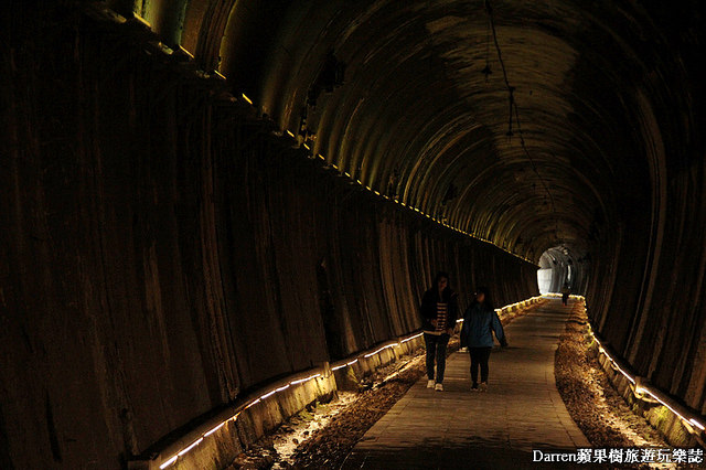 『苗栗旅遊景點』功維敘隧道★百年鐵道城牆隧道重現變身夢幻七彩隧道景點/貓貍山公園天熱消暑順遊好去處