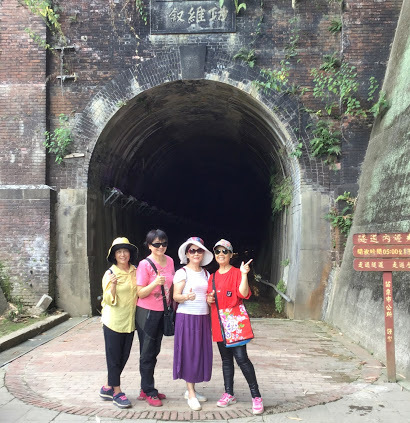 苗栗無料景點˙[功維敘隧道]七彩霓虹多彩多姿、好走、又好拍