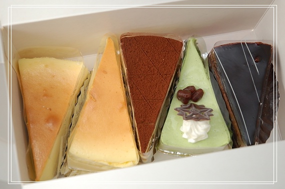 《捷運板南線/板橋站》2015新北市歡樂耶誕城11/20今天正式開城~市府員工帶路必看亮點燈區.賞燈路線活動列表.五大百貨餐廳周邊美食小吃懶人包奉上!