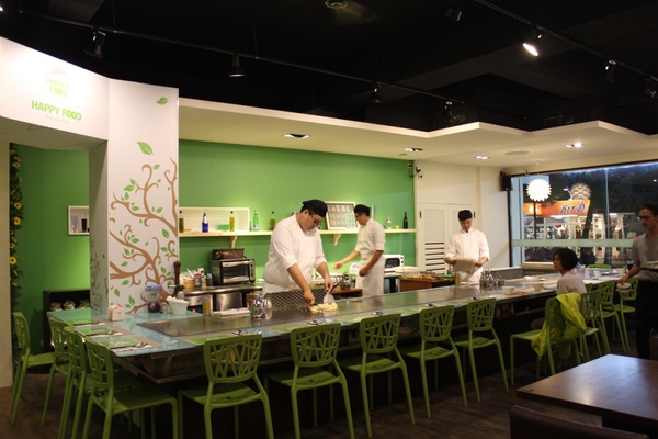 HAPPY FOOD 樂食新鉄板料理：[台南]平價鐵板燒美味享受 HAPPY FOOD 樂食新鉄板料理