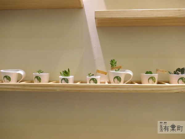 【台中住宿】葉綠宿：CP值高平價環保旅館，陪睡小盆栽一夜好眠；逢甲住宿推薦首選，近逢甲夜市