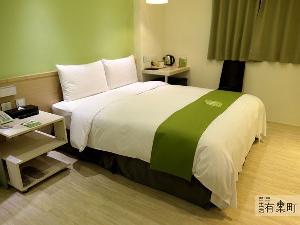 【台中住宿】葉綠宿：CP值高平價環保旅館，陪睡小盆栽一夜好眠；逢甲住宿推薦首選，近逢甲夜市