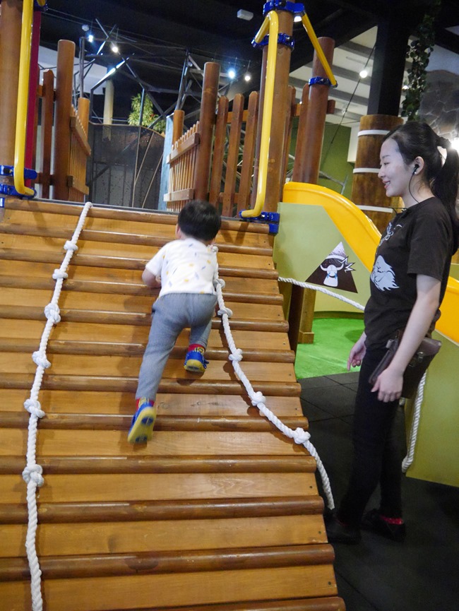 台中。親子餐廳│凹嗚親子主題樂園。密探維京風格堡壘。好吃、好玩還有玩具可帶回家哦! 台中。親子餐廳│凹嗚親子主題樂園。密探維京風格堡壘。好吃、好玩還有玩具可帶回家哦!