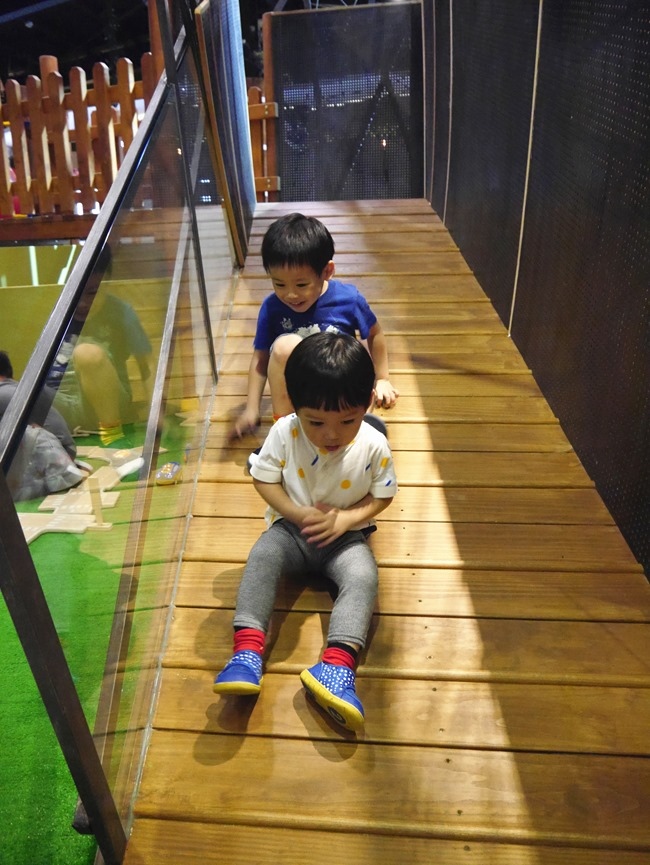 台中。親子餐廳│凹嗚親子主題樂園。密探維京風格堡壘。好吃、好玩還有玩具可帶回家哦! 台中。親子餐廳│凹嗚親子主題樂園。密探維京風格堡壘。好吃、好玩還有玩具可帶回家哦!