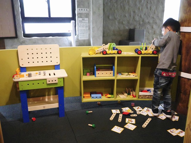 台中。親子餐廳│凹嗚親子主題樂園。密探維京風格堡壘。好吃、好玩還有玩具可帶回家哦! 台中。親子餐廳│凹嗚親子主題樂園。密探維京風格堡壘。好吃、好玩還有玩具可帶回家哦!