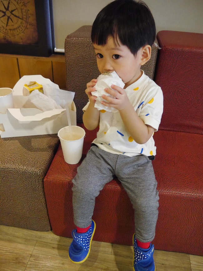 台中。親子餐廳│凹嗚親子主題樂園。密探維京風格堡壘。好吃、好玩還有玩具可帶回家哦! 台中。親子餐廳│凹嗚親子主題樂園。密探維京風格堡壘。好吃、好玩還有玩具可帶回家哦!