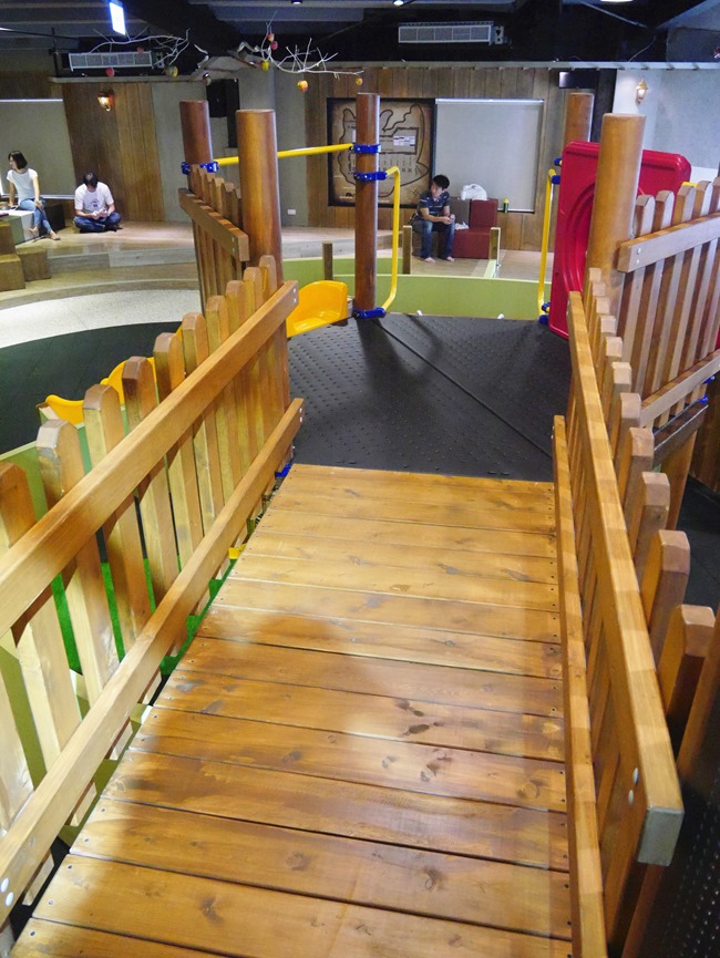 台中。親子餐廳│凹嗚親子主題樂園。密探維京風格堡壘。好吃、好玩還有玩具可帶回家哦! 台中。親子餐廳│凹嗚親子主題樂園。密探維京風格堡壘。好吃、好玩還有玩具可帶回家哦!