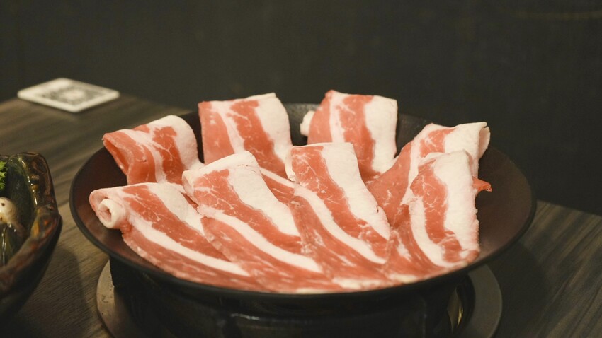 宜蘭火鍋吃到飽268元起！熊飽鍋物泰迪熊主題餐廳，必吃牛奶鍋和泰奶雪花冰。