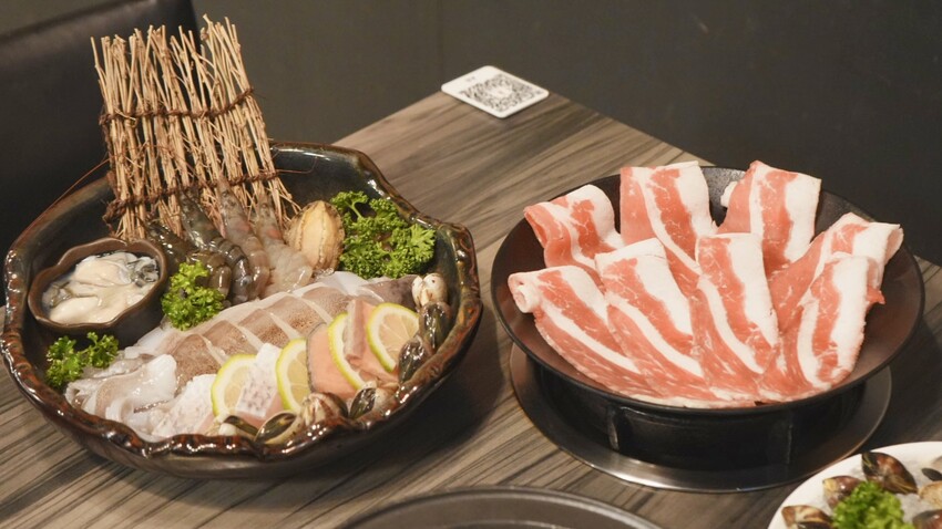 宜蘭火鍋吃到飽268元起！熊飽鍋物泰迪熊主題餐廳，必吃牛奶鍋和泰奶雪花冰。