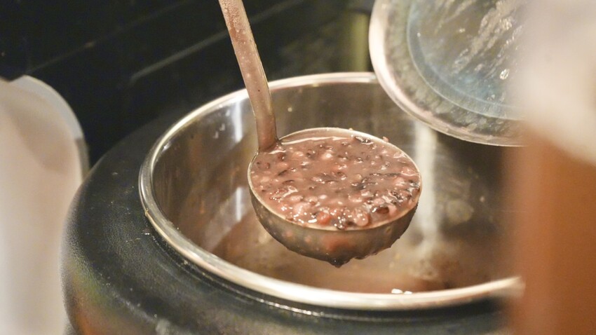 宜蘭火鍋吃到飽268元起！熊飽鍋物泰迪熊主題餐廳，必吃牛奶鍋和泰奶雪花冰。