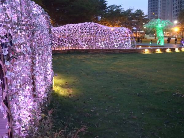 聚竹蚵地景藝術：【高雄旅遊】讓愛與祝福"聚"在一起，竹蚵地景藝術