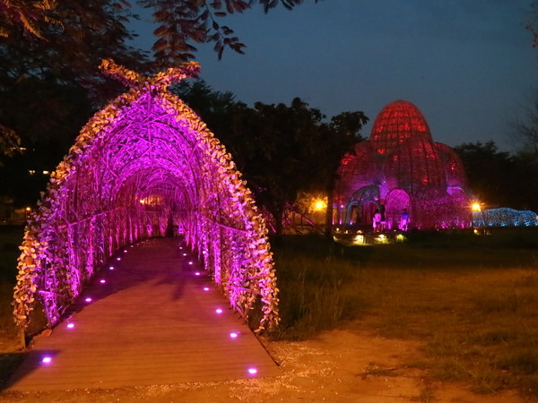 聚竹蚵地景藝術：【高雄旅遊】讓愛與祝福"聚"在一起，竹蚵地景藝術