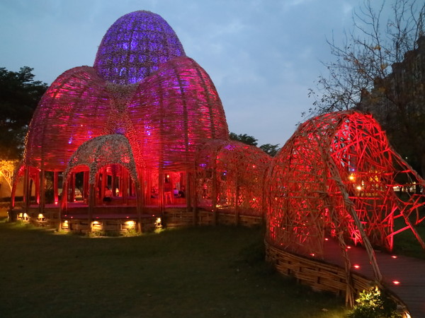 聚竹蚵地景藝術：【高雄旅遊】讓愛與祝福"聚"在一起，竹蚵地景藝術
