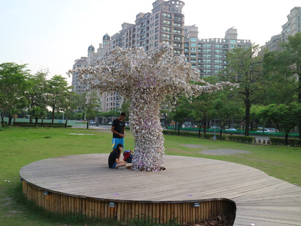 聚竹蚵地景藝術：【高雄旅遊】讓愛與祝福"聚"在一起，竹蚵地景藝術