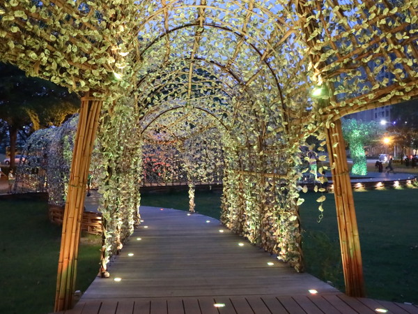 聚竹蚵地景藝術：【高雄旅遊】讓愛與祝福"聚"在一起，竹蚵地景藝術