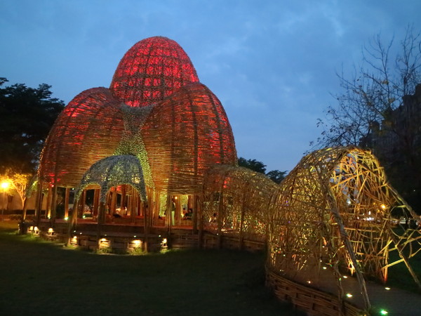 聚竹蚵地景藝術：【高雄旅遊】讓愛與祝福"聚"在一起，竹蚵地景藝術