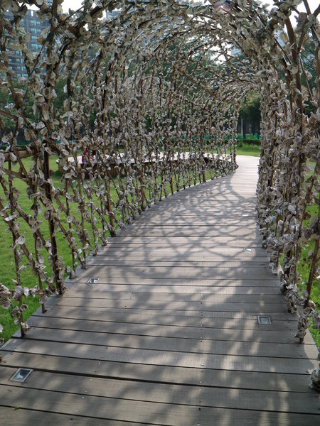 聚竹蚵地景藝術：【高雄旅遊】讓愛與祝福"聚"在一起，竹蚵地景藝術