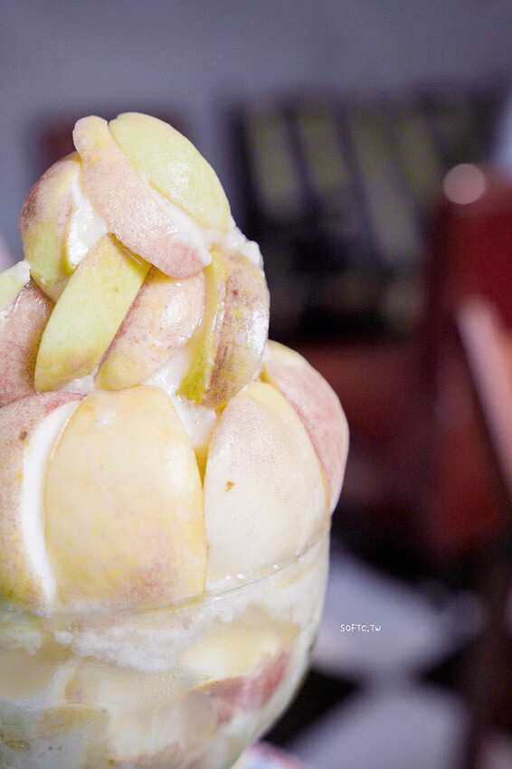 宜蘭礁溪咖啡廳推薦「定邦咖啡」季節限定巨無霸水蜜桃冰!