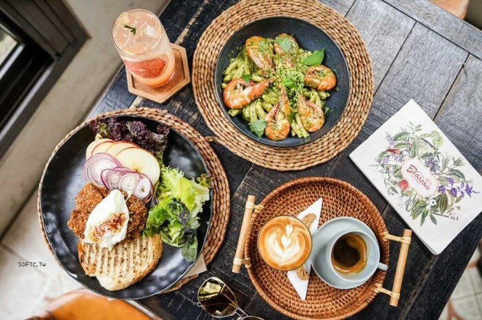 宜蘭礁溪咖啡廳推薦「定邦咖啡」季節限定巨無霸水蜜桃冰!