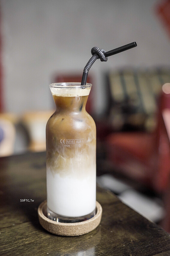 宜蘭礁溪咖啡廳推薦「定邦咖啡」季節限定巨無霸水蜜桃冰!