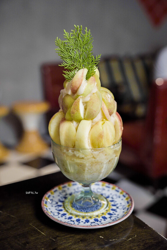 宜蘭礁溪咖啡廳推薦「定邦咖啡」季節限定巨無霸水蜜桃冰!