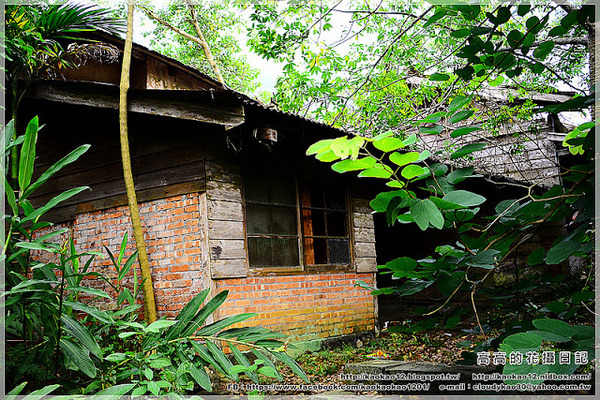 車埕木業館：【南投】水里鄉。車埕木業展示館 ＆ 貯木池與天車
