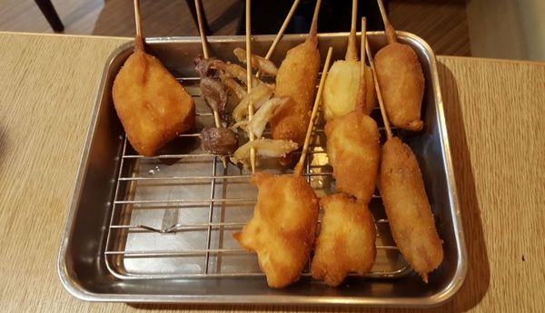 ▌台北 • 串炸達摩 ▌薇拉小公主不油膩推薦 •  啤酒君一定要來...大版原裝海外分店 元祖串炸 NT20~30 就可以度過一個小消夜....