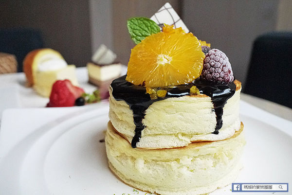 台北中山【LeTAO小樽洋菓子舖中山店】厚燒鬆餅太好吃啦！下午茶。鬆餅。捷運中山站下午茶