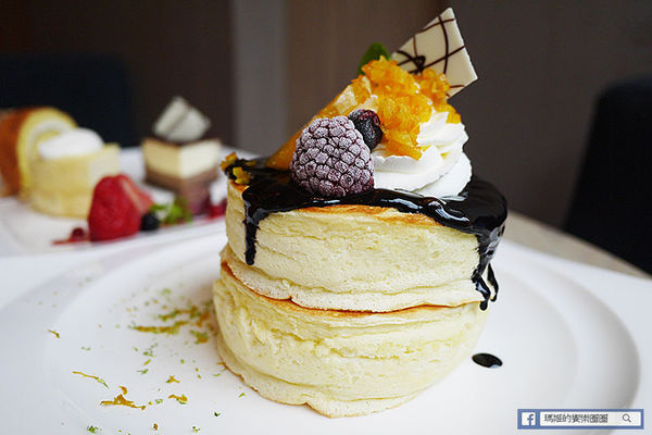 台北中山【LeTAO小樽洋菓子舖中山店】厚燒鬆餅太好吃啦！下午茶。鬆餅。捷運中山站下午茶