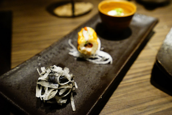 聚北海道昆布鍋(大墩店)：聚北海道昆布鍋(大墩店)-美食商大墩食衣2 樓-時尚現代空間-餐點一樣用心