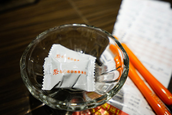 聚北海道昆布鍋(大墩店)：聚北海道昆布鍋(大墩店)-美食商大墩食衣2 樓-時尚現代空間-餐點一樣用心