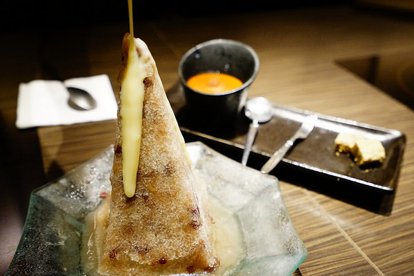 聚北海道昆布鍋(大墩店)：聚北海道昆布鍋(大墩店)-美食商大墩食衣2 樓-時尚現代空間-餐點一樣用心