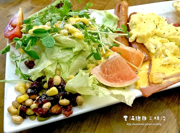 豐滿咖啡．早午餐：【新北市板橋區/食記】人氣紅不讓, 超大份量平價台北板橋早午餐 / 咖啡下午茶 ✿✿ 豐滿總匯三明治 ✿✿