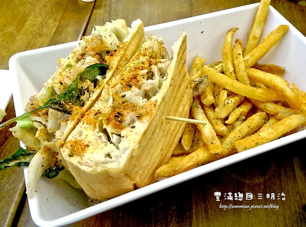 豐滿咖啡．早午餐：【新北市板橋區/食記】人氣紅不讓, 超大份量平價台北板橋早午餐 / 咖啡下午茶 ✿✿ 豐滿總匯三明治 ✿✿