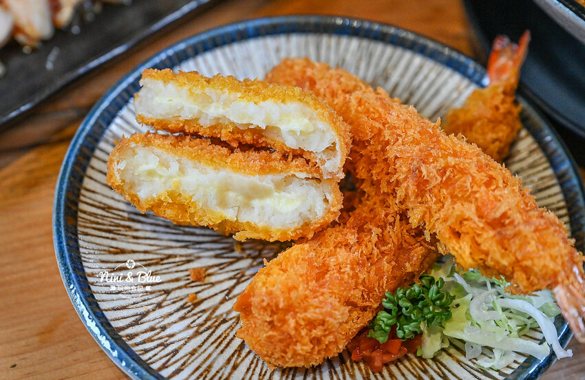 每日12小時熬煮拉麵湯頭,肉盛拉麵滿滿厚切叉燒肉,還有季節限定泡系拉麵 -妮妮布魯