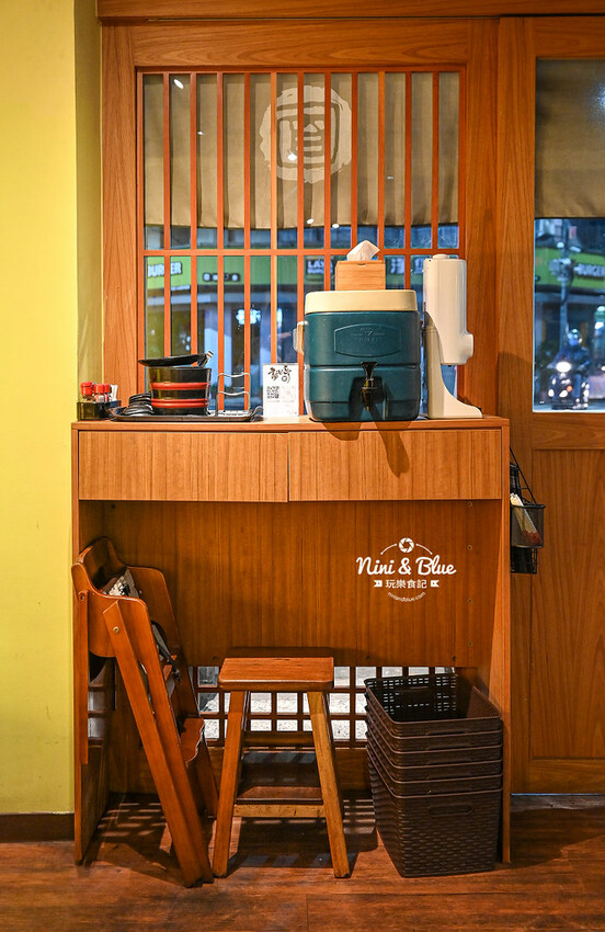 每日12小時熬煮拉麵湯頭,肉盛拉麵滿滿厚切叉燒肉,還有季節限定泡系拉麵 -妮妮布魯