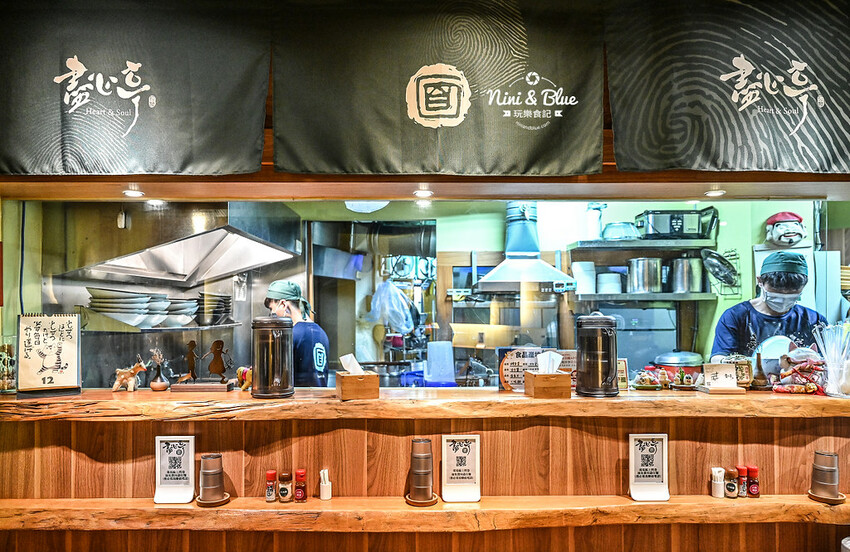 每日12小時熬煮拉麵湯頭,肉盛拉麵滿滿厚切叉燒肉,還有季節限定泡系拉麵 -妮妮布魯