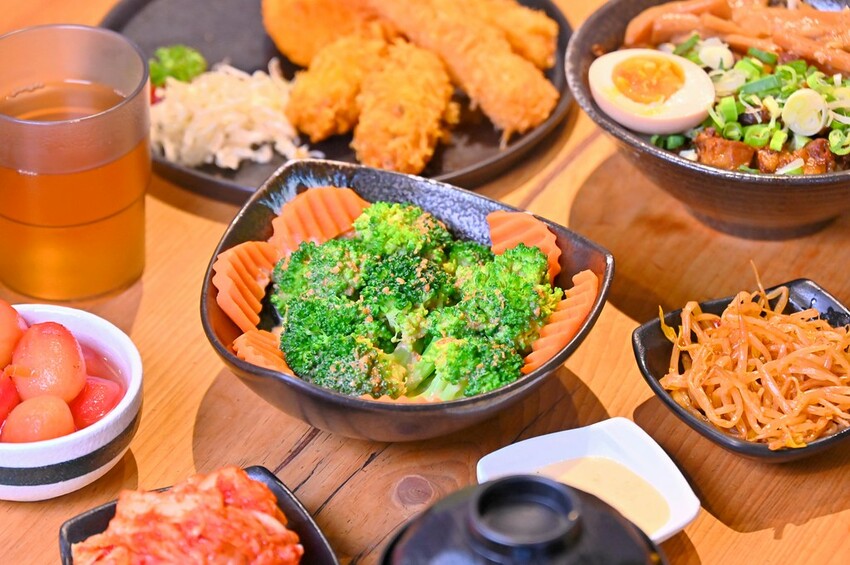 台中市北區台中北區美食推薦 7種湯頭12小時熬煮 特盛大肉量好滿足 洋食風季節拉麵推薦/盡心亭拉麵