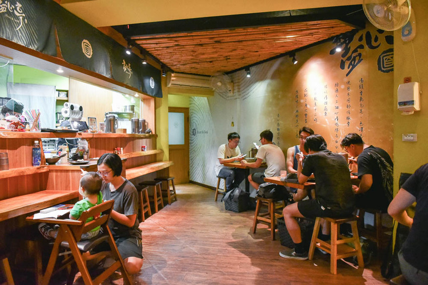 盡心亭:2020新菜單!鄰近中國醫藥大學,可客製化的手作豚骨叉燒拉麵,份量十足用料實在!