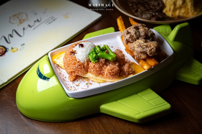 全台cp值最高水果千層在中壢，5種高檔新鮮水果入千層一片只要160元，沒吃過別說你是千層控。