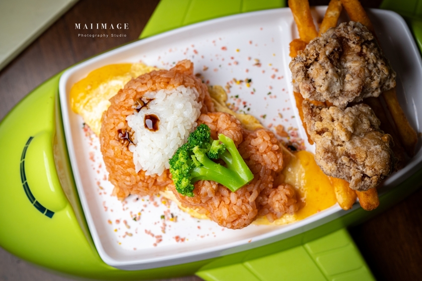 全台cp值最高水果千層在中壢，5種高檔新鮮水果入千層一片只要160元，沒吃過別說你是千層控。