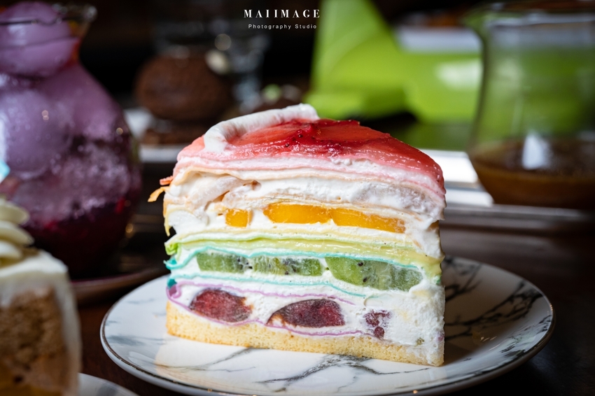 全台cp值最高水果千層在中壢，5種高檔新鮮水果入千層一片只要160元，沒吃過別說你是千層控。