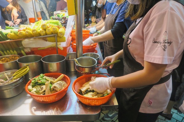 阿姨鹽水雞:小資上班族的下班提案 美食提案 - 阿姨鹽水雞 阿姨鹽水雞:小資上班族的下班提案 美食提案 - 阿姨鹽水雞