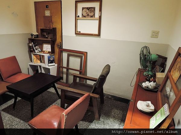 [吃喝]咖啡、童趣、輕食～紅葉食趣 RedLeaf Cafe。